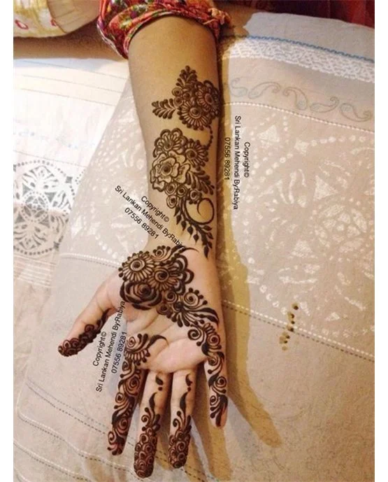Soft Daisy Symmetry On Front Hand Mehndi Design Soft Daisy Symmetry On Front Hand Mehndi Design